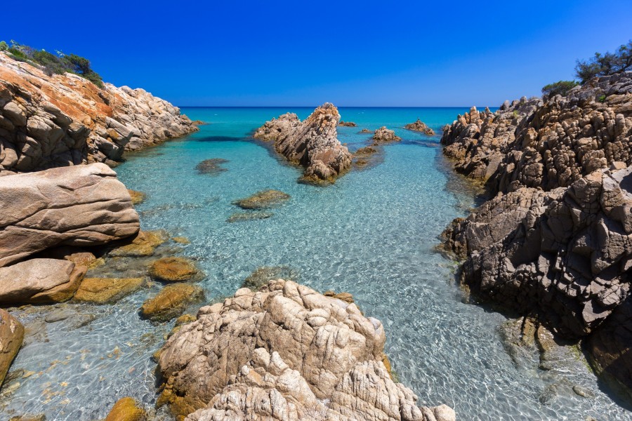 Quelles sont les particularités des splendides panoramas du sud de la Corse ?