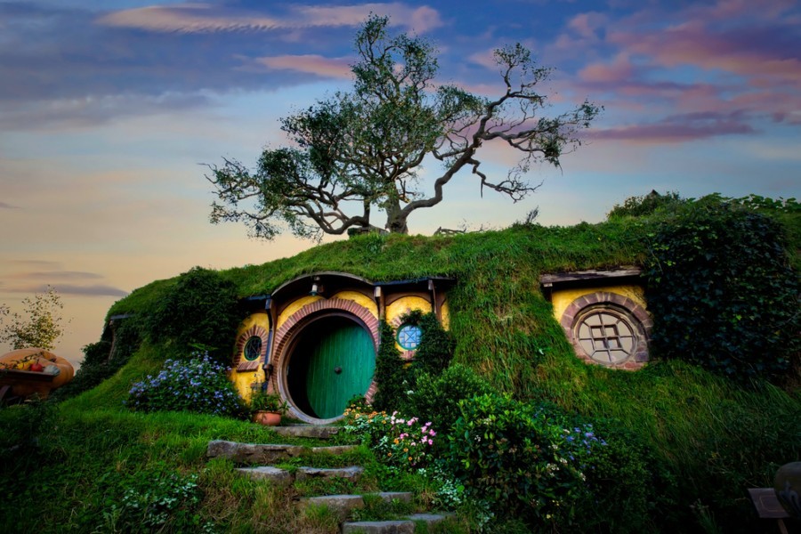 Comment s'appelle la maison des Hobbits ?