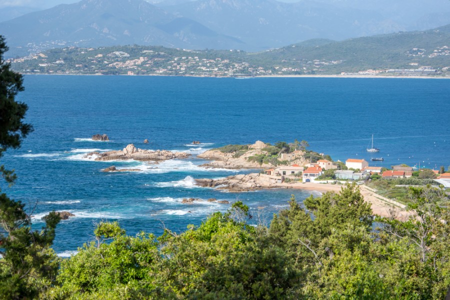 Où se trouve la plus belle plage de Corse ?